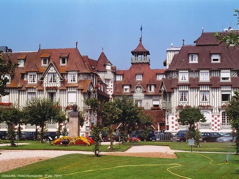 Deauville, place et hôtel Normandy - Calvados - Normandie