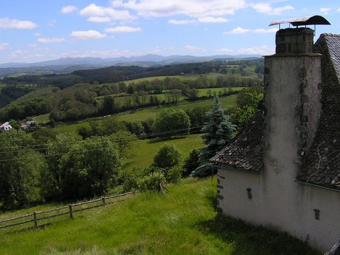 Les Monts du Cantal, vus depuis St Illide - Auvergne