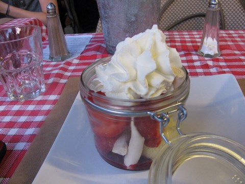 fraises de Samer en verrine avec chantilly