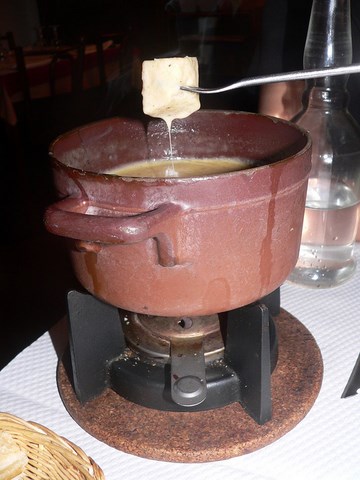 fondue savoyarde - photo  David.Monniaux - CC BY-SA 3.0